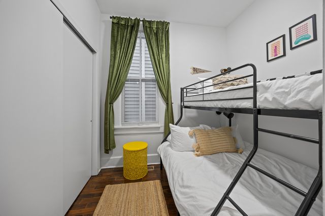 2148 W Belle Plaine Avenue 1, Chicago, IL 60618