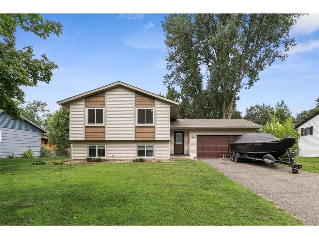 471 105th Avenue NW, Coon Rapids, MN 55448