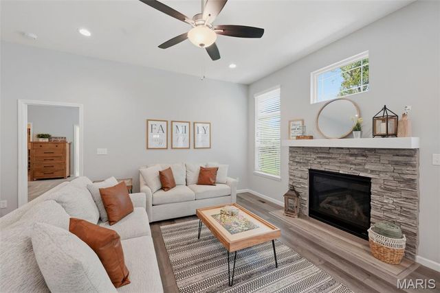 411 Knothole Lane, Wentzville, MO 63385