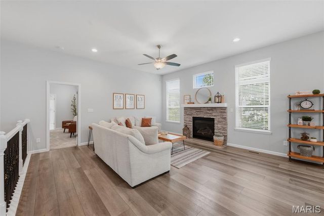 411 Knothole Lane, Wentzville, MO 63385