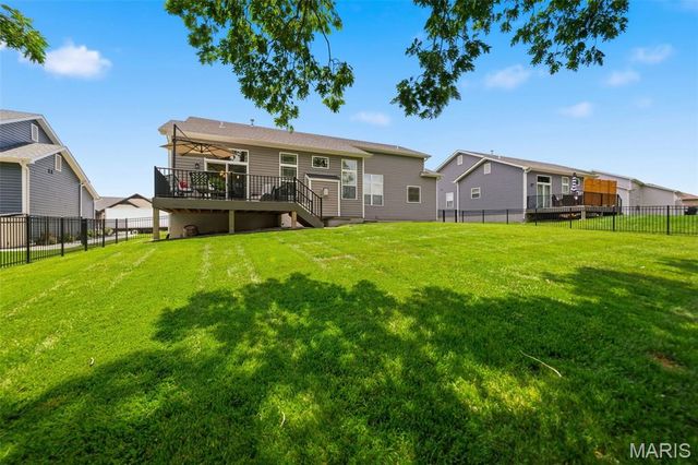 411 Knothole Lane, Wentzville, MO 63385
