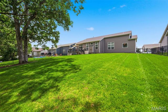 411 Knothole Lane, Wentzville, MO 63385