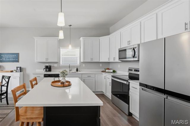 411 Knothole Lane, Wentzville, MO 63385