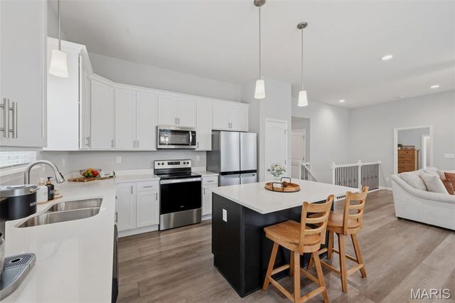 411 Knothole Lane, Wentzville, MO 63385
