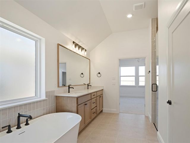 7901 NW 163rd Street, Oklahoma City, OK 73013