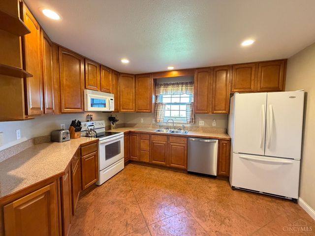 1176 Leeka Road, Green Twp, OH 45159
