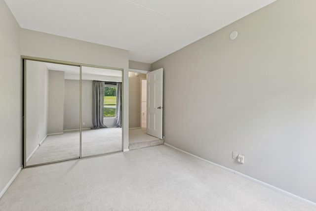 6650 Vernon Avenue S 111, Edina, MN 55436