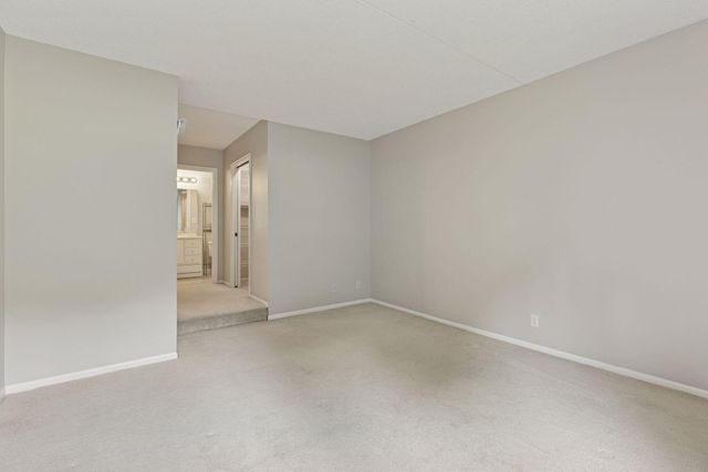 6650 Vernon Avenue S 111, Edina, MN 55436