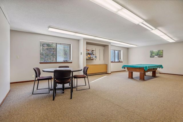 6650 Vernon Avenue S 111, Edina, MN 55436