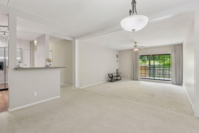 6650 Vernon Avenue S 111, Edina, MN 55436