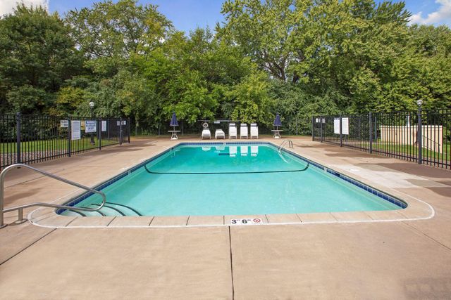 6650 Vernon Avenue S 111, Edina, MN 55436