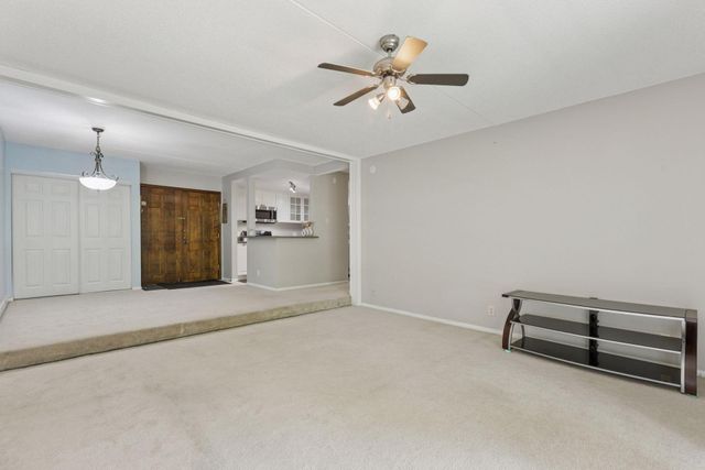 6650 Vernon Avenue S 111, Edina, MN 55436