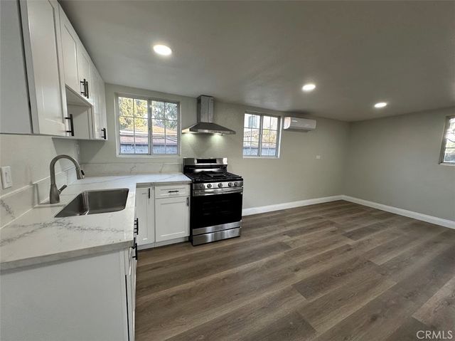 370 W Artesia, Pomona, CA 91768