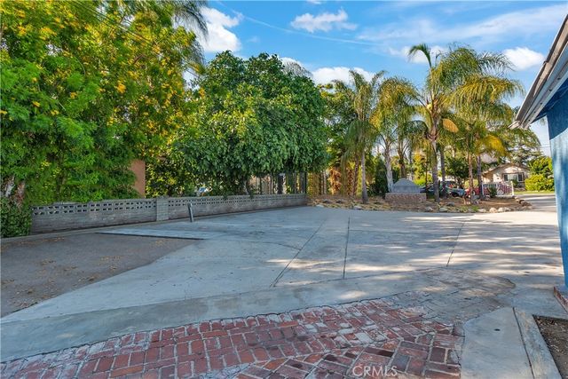370 W Artesia, Pomona, CA 91768