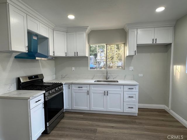 370 W Artesia, Pomona, CA 91768