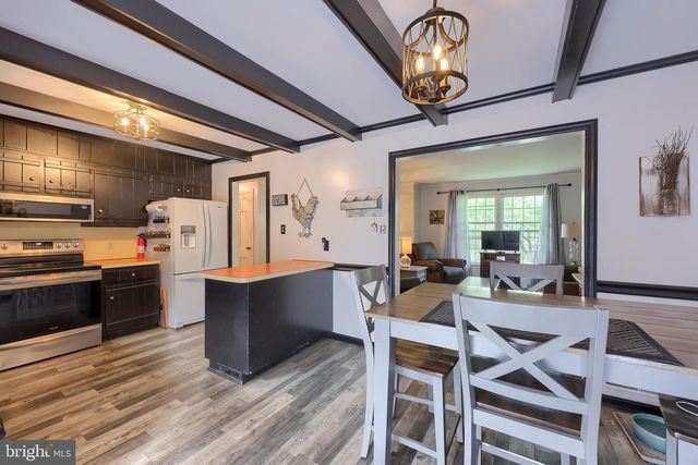 925 EDINBURGH DR, Lancaster, PA 17601