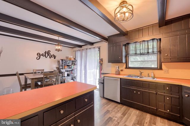 925 EDINBURGH DR, Lancaster, PA 17601