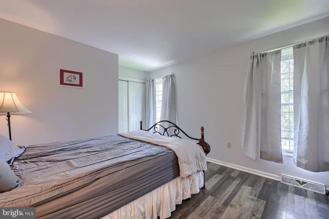 925 EDINBURGH DR, Lancaster, PA 17601
