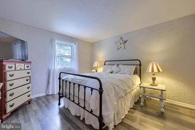 925 EDINBURGH DR, Lancaster, PA 17601