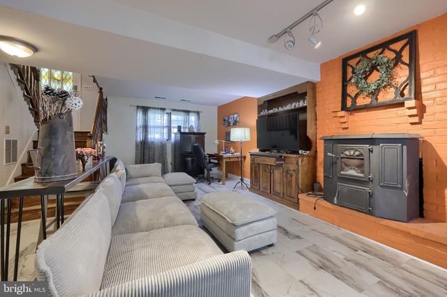 925 EDINBURGH DR, Lancaster, PA 17601