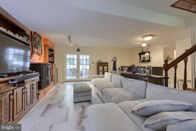 925 EDINBURGH DR, Lancaster, PA 17601