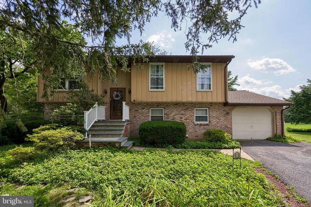 925 EDINBURGH DR, Lancaster, PA 17601