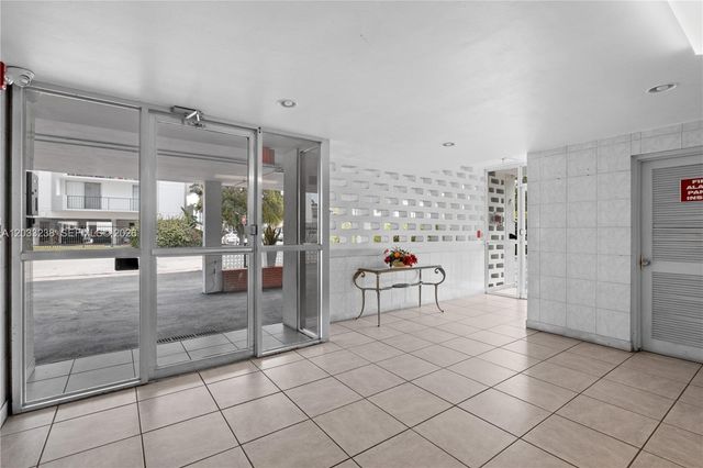 8001 Byron Ave 3C, Miami Beach, FL 33141