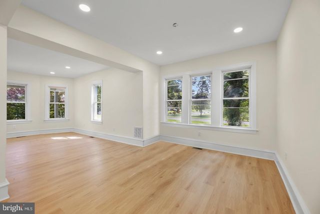 302 W WASHINGTON AVE, Magnolia, NJ 08049