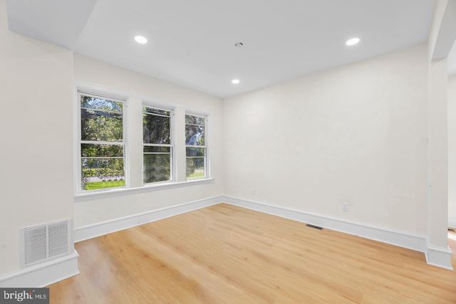 302 W WASHINGTON AVE, Magnolia, NJ 08049