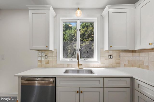 302 W WASHINGTON AVE, Magnolia, NJ 08049