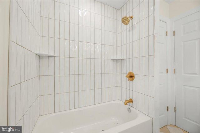 302 W WASHINGTON AVE, Magnolia, NJ 08049