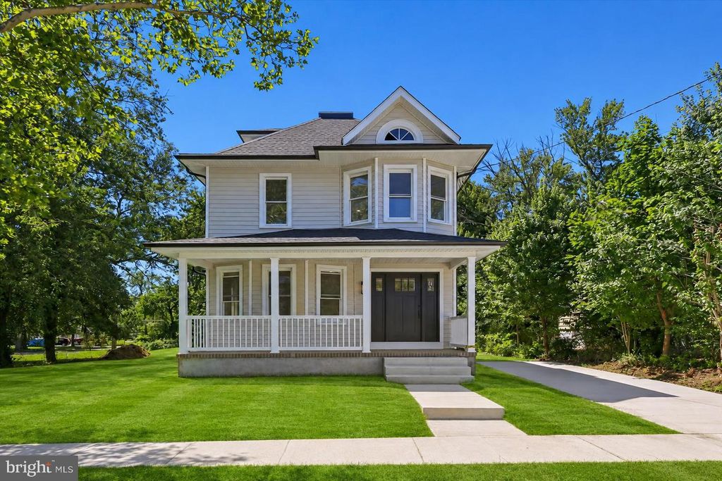 302 W WASHINGTON AVE, Magnolia, NJ 08049