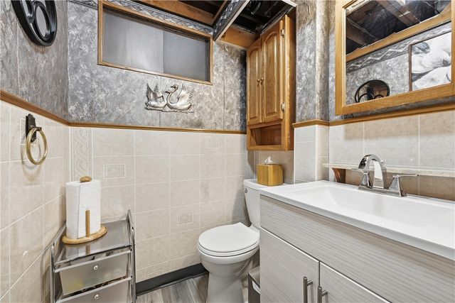 8008 Mark Dr, Verona, PA 15147