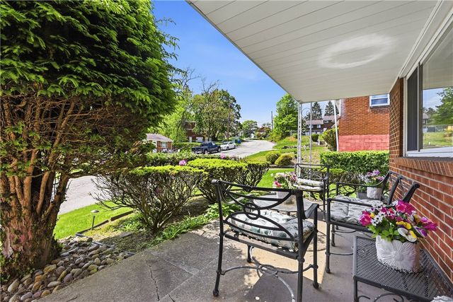 8008 Mark Dr, Verona, PA 15147