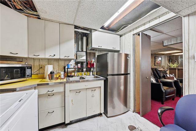 8008 Mark Dr, Verona, PA 15147