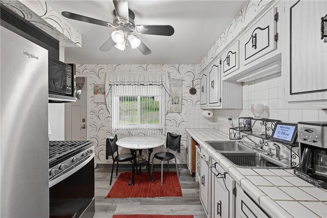8008 Mark Dr, Verona, PA 15147
