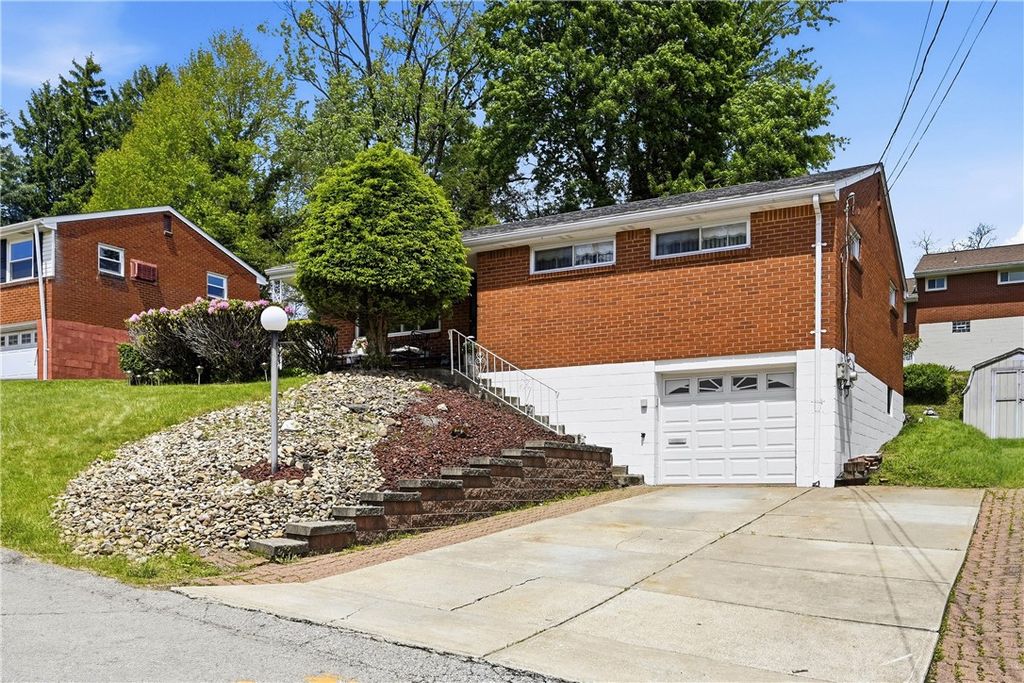8008 Mark Dr, Verona, PA 15147