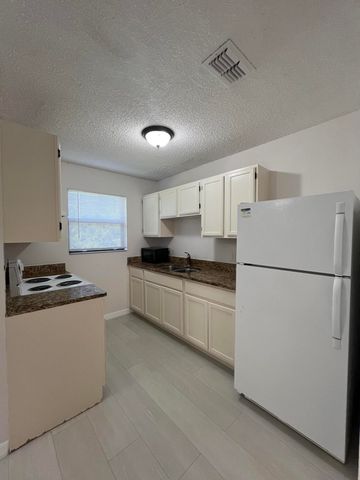 950 Louisiana Avenue, Sebastian, FL 32958