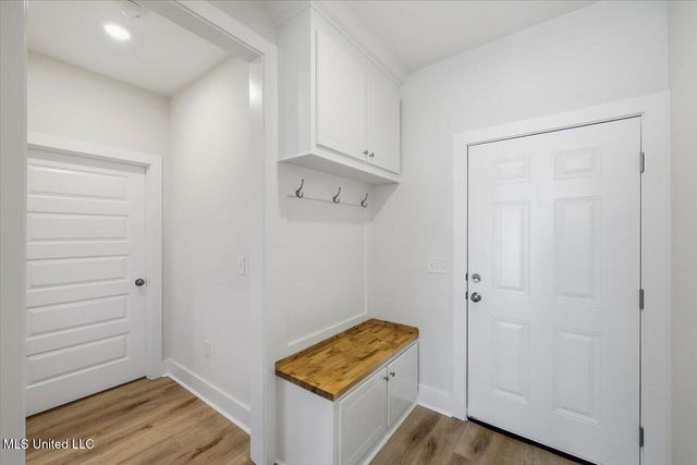 210 Anderson Oaks Drive, Pearl, MS 39208