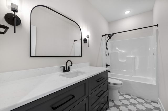 108 WALTON HEATH CT, Columbia, MO 65201