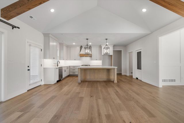 108 WALTON HEATH CT, Columbia, MO 65201