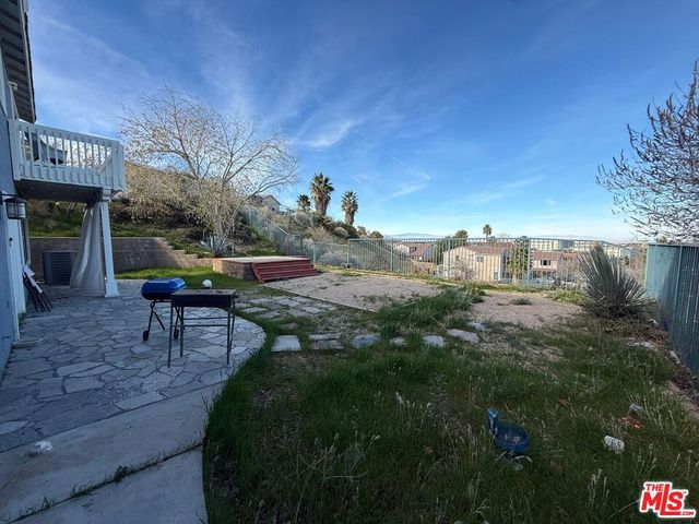 719 W Avenue Q10, Palmdale, CA 93551