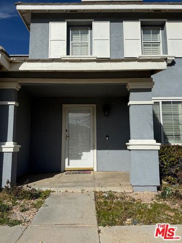 719 W Avenue Q10, Palmdale, CA 93551