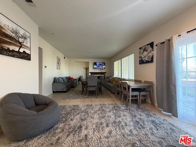 719 W Avenue Q10, Palmdale, CA 93551