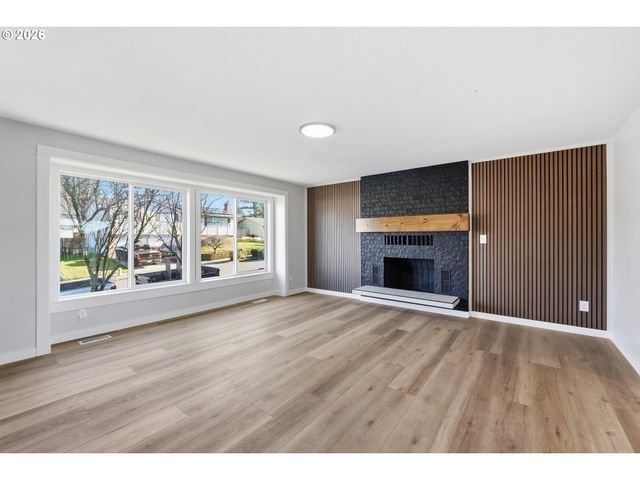 4191 Ne EL CAMINO Dr, Gresham, OR 97030