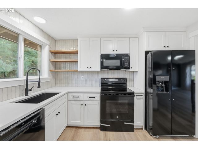 4191 Ne EL CAMINO Dr, Gresham, OR 97030