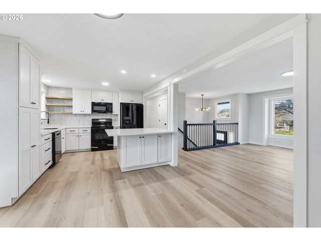 4191 Ne EL CAMINO Dr, Gresham, OR 97030