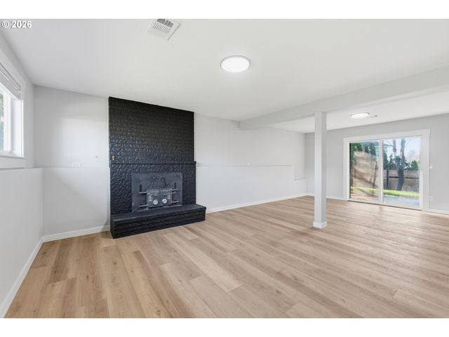 4191 Ne EL CAMINO Dr, Gresham, OR 97030