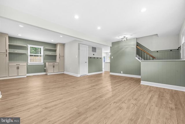 6109 PLAINVILLE LN, Woodbridge, VA 22193