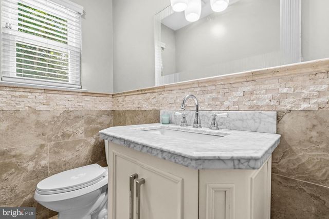 6109 PLAINVILLE LN, Woodbridge, VA 22193